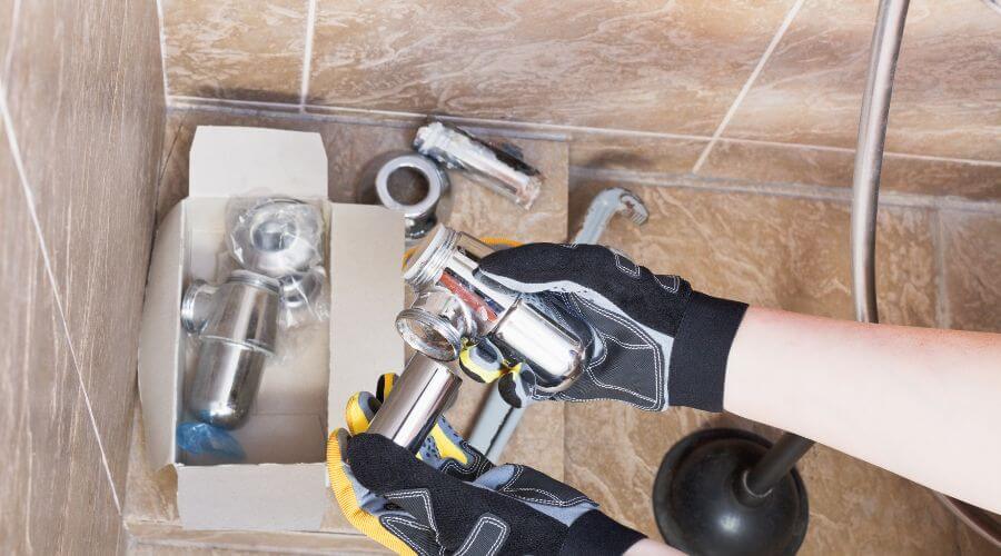 Professional gutter cleaning in Montague, CA